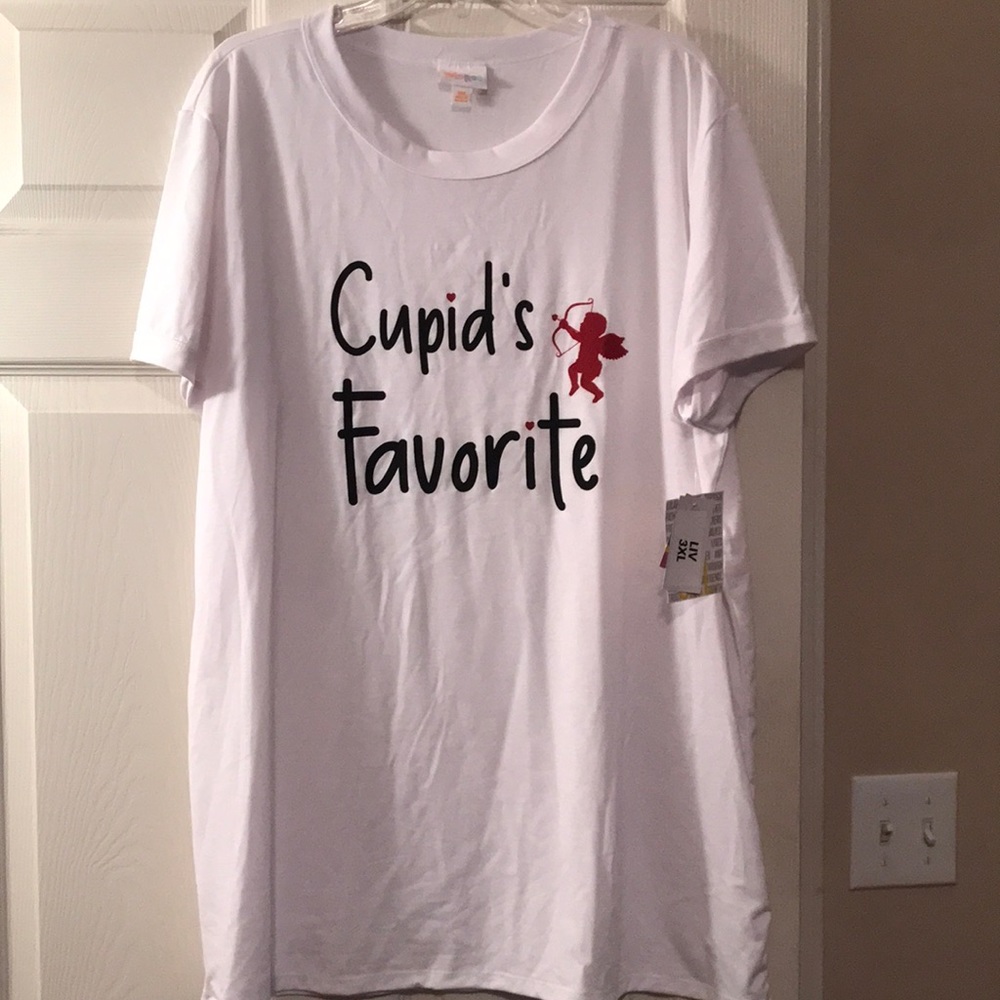 NWT LuLaRoe Liv T-shirt